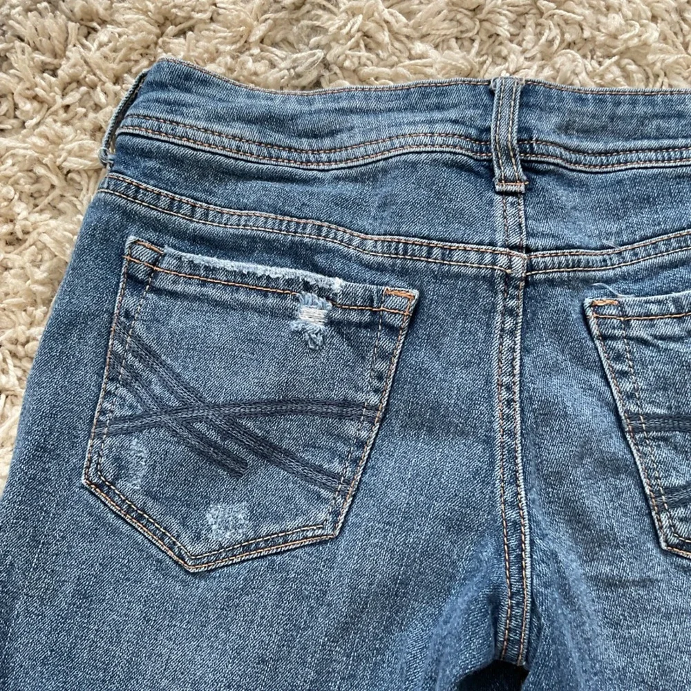 Aeropostale Boyfriend Denim Shorts Womens 00 Distressed Raw Hem Medium‎ Wash